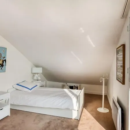 Superb Duplex With Stunning View Of Eiffel Tower *
