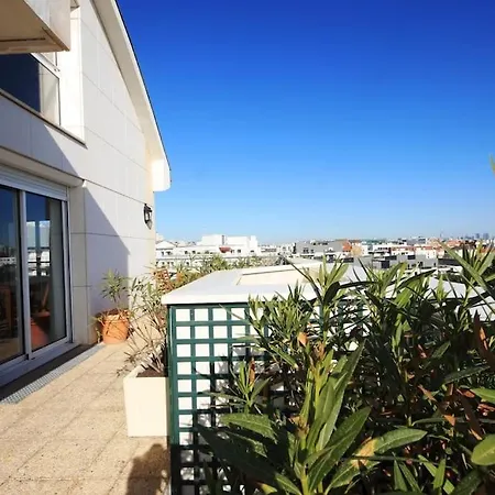 Superb Duplex With Stunning View Of Eiffel Tower *