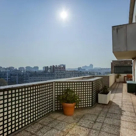 Superb Duplex With Stunning View Of Eiffel Tower *